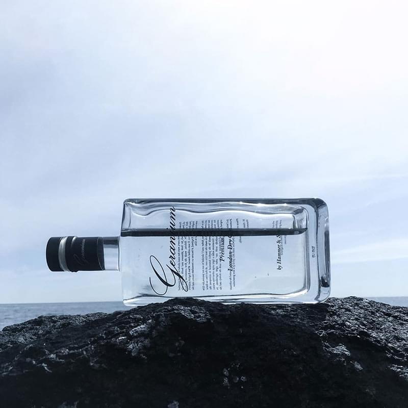 Geranium Gin - London Dry Gin, 44%.