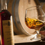 Armagnac flaske og glas