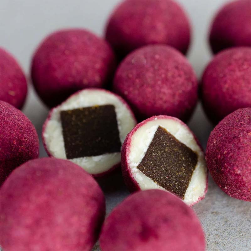 Sv. Michelsen - Lakrids med hvid chokolade, hindbær & chili